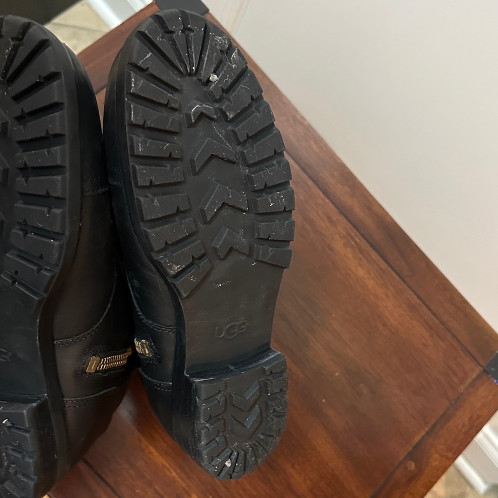 UGG Women's Black Lace-Up Ankle Boots - Picture 5 of 10